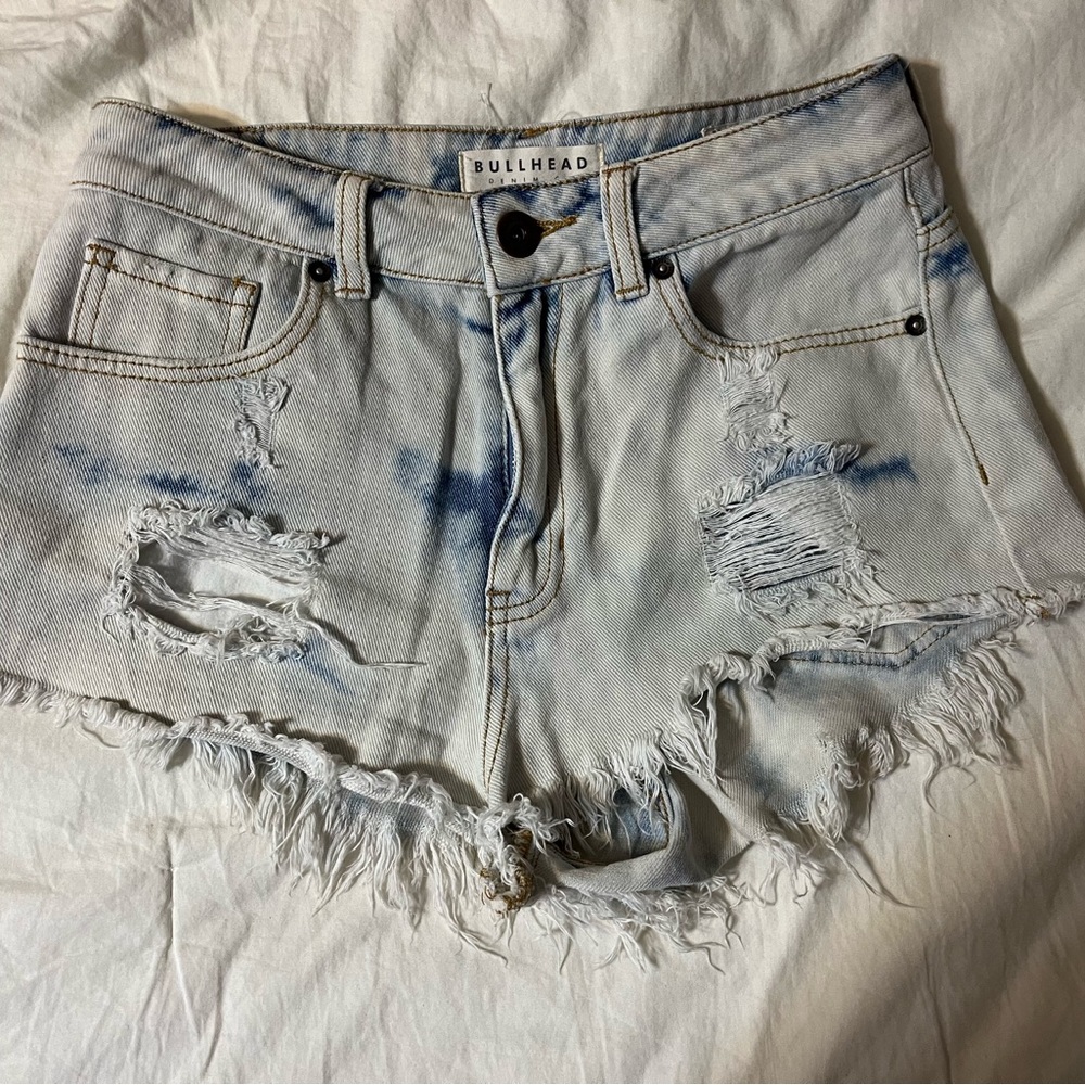 Bullhead Denim Co distressed Mom shorts